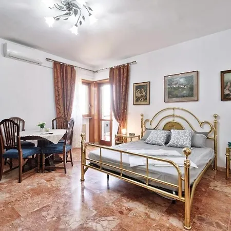 Apt Venice City *